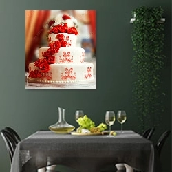 «Свадебный торт» в интерьере столовой в зеленых тонах