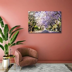«Деревья Жакаранда рядом с просмоленной дорогой в Южной Африке 2» в интерьере современной гостиной в розовых тонах
