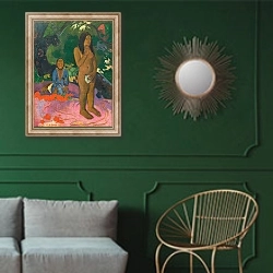 «Parau na te Varua ino, 1892» в интерьере классической гостиной с зеленой стеной над диваном