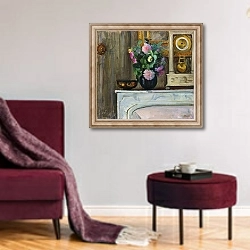 «Bouquet of Flowers on the Fireplace, 1920» в интерьере гостиной в бордовых тонах