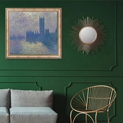 «Парламент на фоне штормового неба» в интерьере классической гостиной с зеленой стеной над диваном