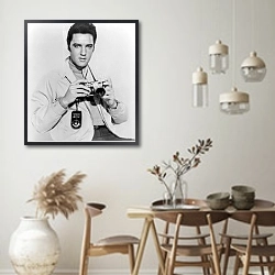 «Presley, Elvis (Live A Little, Love A Little)» в интерьере столовой в стиле ретро