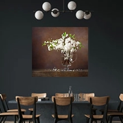 «Фотонатюрморт с цветущей сиренью» в интерьере столовой с черными стенами