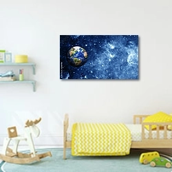 «Земля в космическом пространстве» в интерьере детской комнаты для мальчика с игрушками