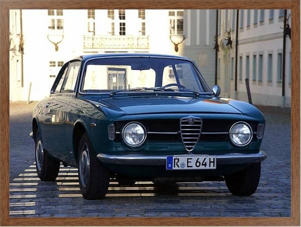 Постер Alfa Romeo Giulia Coupe 1300 GT Junior '1966–71 с типом исполнения На холсте в раме в багетной раме 1727.4310
