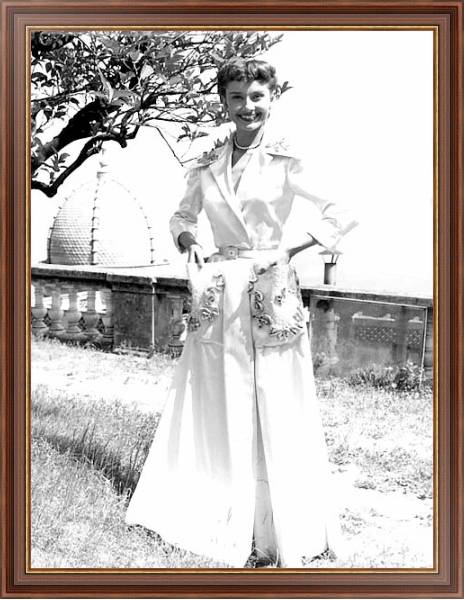 Постер Hepburn, Audrey 47 с типом исполнения На холсте в раме в багетной раме 35-M719P-83