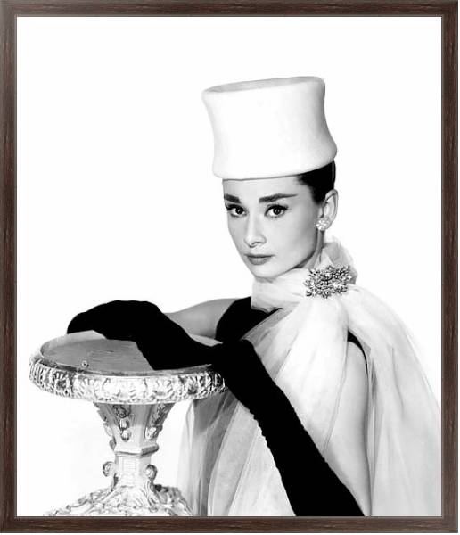 Постер Hepburn, Audrey 53 с типом исполнения На холсте в раме в багетной раме 221-02