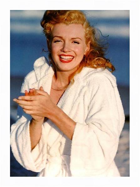 Постер Monroe, Marilyn 32 с типом исполнения На холсте в раме в багетной раме 221-03