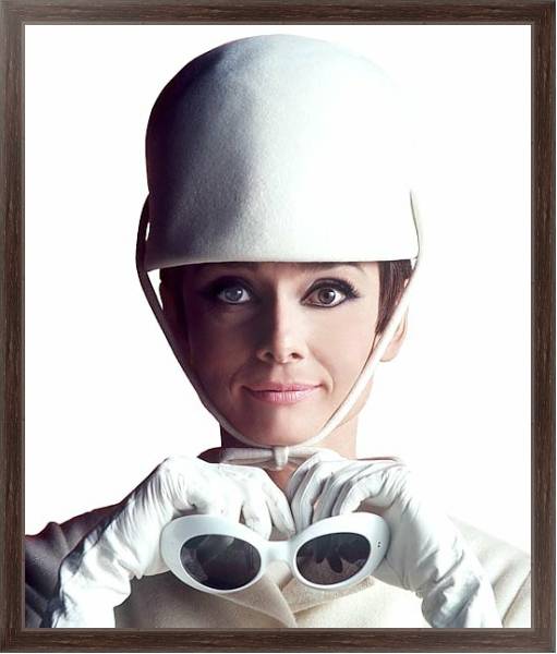 Постер Хепберн Одри 186 с типом исполнения На холсте в раме в багетной раме 221-02