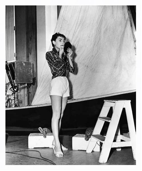 Постер Hepburn, Audrey (Sabrina) 2 с типом исполнения На холсте в раме в багетной раме 221-03