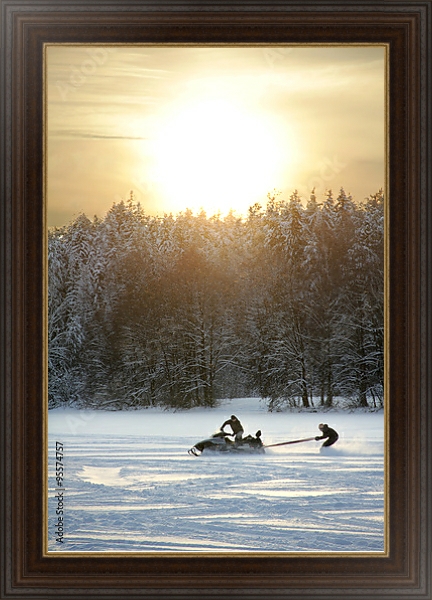 Постер Катание на снегоходе по замёрзшей реке с типом исполнения На холсте в раме в багетной раме 1.023.151