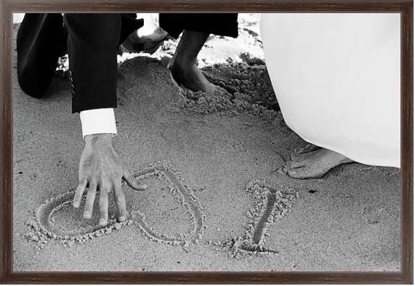 Постер Сердце на песке с типом исполнения На холсте в раме в багетной раме 221-02