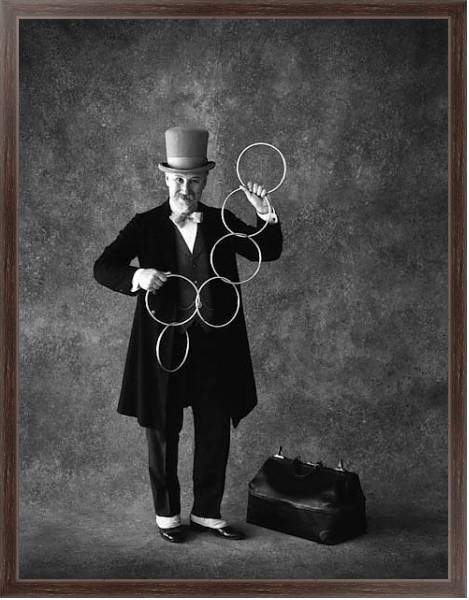 Постер История в черно-белых фото 1155 с типом исполнения На холсте в раме в багетной раме 221-02