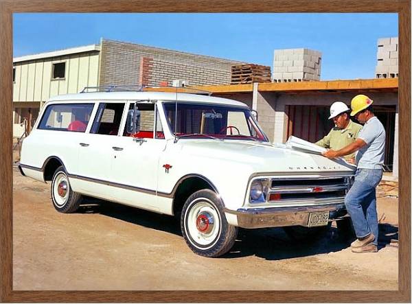Постер Chevrolet Suburban '1967–68 с типом исполнения На холсте в раме в багетной раме 1727.4310