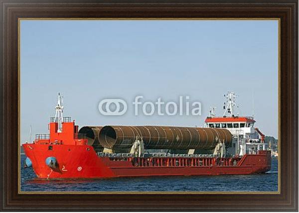 Постер Грузовое судно перевозящее трубы, Балтийское море с типом исполнения На холсте в раме в багетной раме 1.023.151