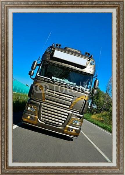 Постер Современный грузовик с типом исполнения На холсте в раме в багетной раме 595.M52.330