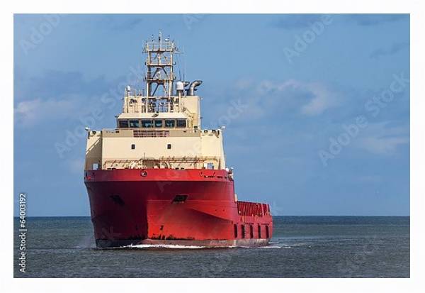 Постер Красный нефтяной танкер с типом исполнения На холсте в раме в багетной раме 221-03