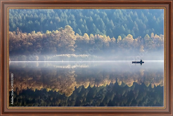 Постер Лодка на туманном озере на фоне осеннего леса с типом исполнения На холсте в раме в багетной раме 35-M719P-83