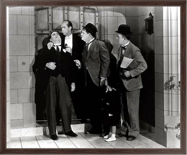 Постер Laurel & Hardy (Pack Up Your Troubles) 3 с типом исполнения На холсте в раме в багетной раме 221-02
