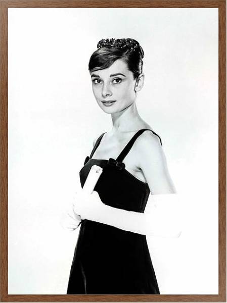 Постер Hepburn, Audrey 45 с типом исполнения На холсте в раме в багетной раме 1727.4310
