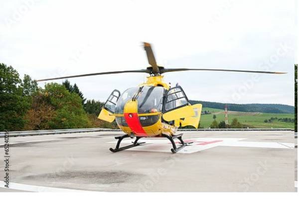 Постер Спасательный вертолет на посадочной площадке с типом исполнения На холсте без рамы