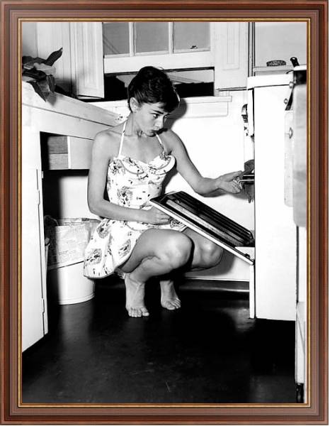 Постер Hepburn, Audrey 21 с типом исполнения На холсте в раме в багетной раме 35-M719P-83