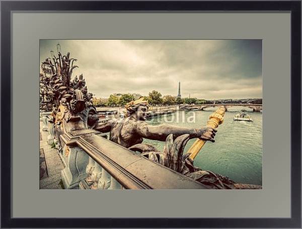 Постер Париж, Франция. Статуя на мосту через Сену 2 с типом исполнения Под стеклом в багетной раме 221-01