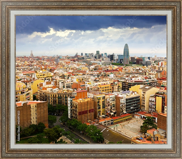 Постер Испания. Вид на Барселону с собора Святого семейства с типом исполнения На холсте в раме в багетной раме 595.M52.330