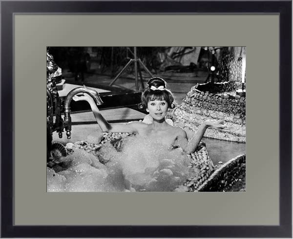 Постер Хепберн Одри 52 с типом исполнения Под стеклом в багетной раме 221-01