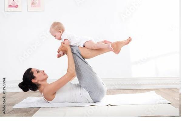 Постер Гимнастика для мамы и малыша с типом исполнения На холсте без рамы