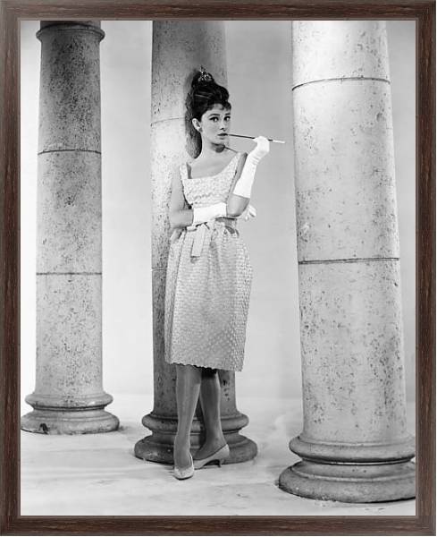 Постер Хепберн Одри 137 с типом исполнения На холсте в раме в багетной раме 221-02