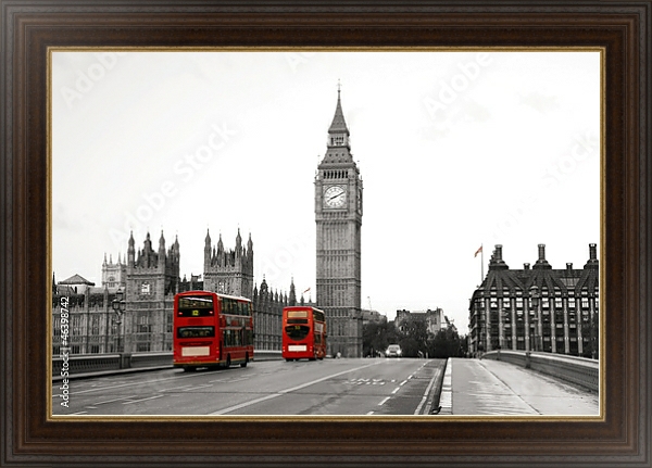 Постер Англия, Лондон. Автобусы у  Вестминстерского дворца с типом исполнения На холсте в раме в багетной раме 1.023.151