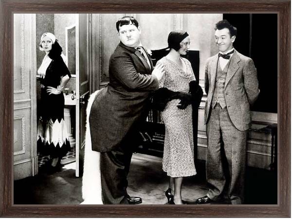 Постер Laurel & Hardy (Chickens Come Home) с типом исполнения На холсте в раме в багетной раме 221-02