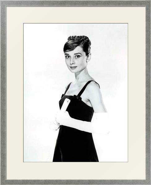 Постер Hepburn, Audrey 45 с типом исполнения Под стеклом в багетной раме 1727.2510