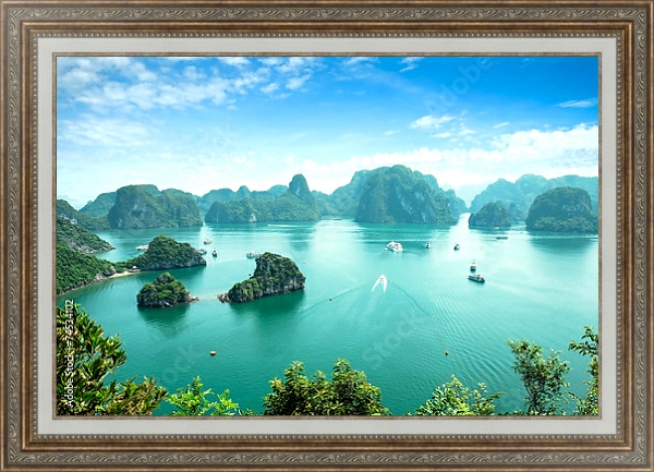 Постер Залив Халонг во Вьетнаме с типом исполнения На холсте в раме в багетной раме 595.M52.330