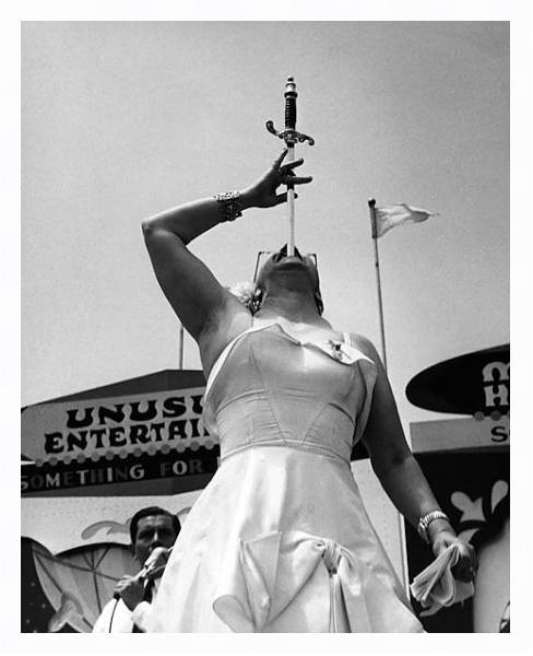 Постер История в черно-белых фото 973 с типом исполнения На холсте в раме в багетной раме 221-03