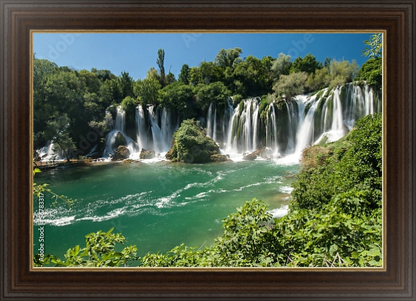 Постер Босния и Герцеговина. Водопады  Kravica  с типом исполнения На холсте в раме в багетной раме 1.023.151
