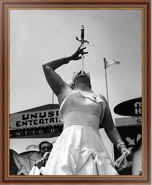 Постер История в черно-белых фото 973 с типом исполнения На холсте в раме в багетной раме 35-M719P-83