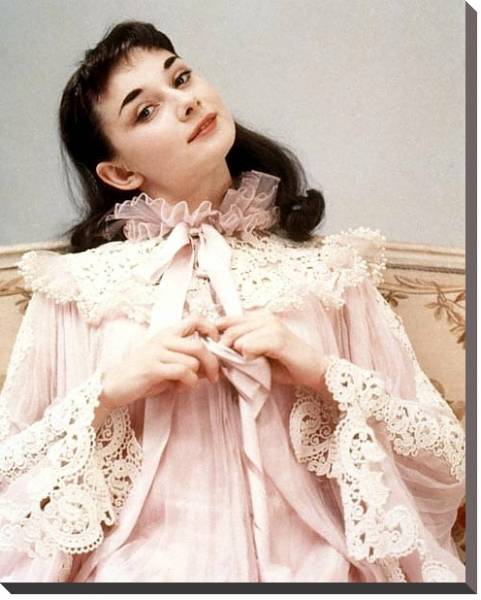 Постер Hepburn, Audrey 11 с типом исполнения На холсте без рамы
