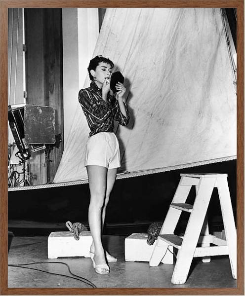 Постер Hepburn, Audrey (Sabrina) 2 с типом исполнения На холсте в раме в багетной раме 1727.4310