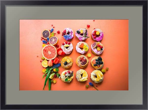 Постер Пончики с фруктами и ягодами с типом исполнения Под стеклом в багетной раме 221-01