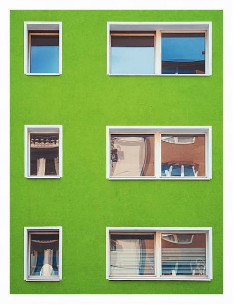 Постер Стена зеленого дома с окнами с типом исполнения На холсте в раме в багетной раме 221-03