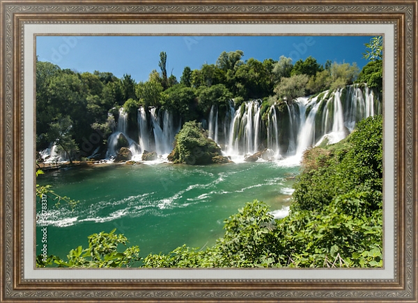 Постер Босния и Герцеговина. Водопады  Kravica  с типом исполнения На холсте в раме в багетной раме 595.M52.330