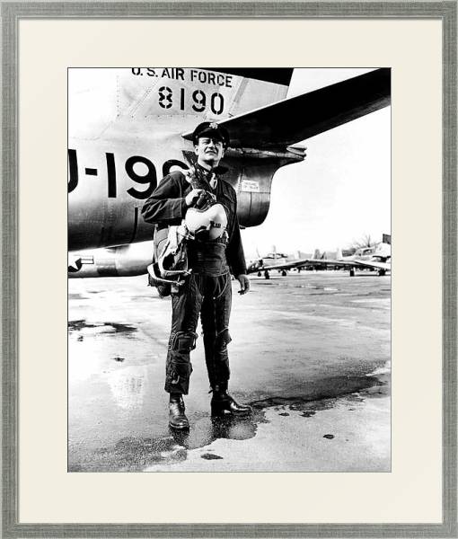 Постер Wayne, John (Jet Pilot) с типом исполнения Под стеклом в багетной раме 1727.2510