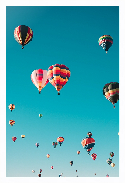 Постер Воздушные шары в небе 1 с типом исполнения На холсте в раме в багетной раме 221-03