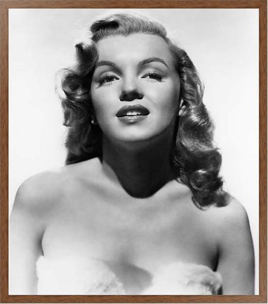 Постер Monroe, Marilyn (Love Happy) 2 с типом исполнения На холсте в раме в багетной раме 1727.4310