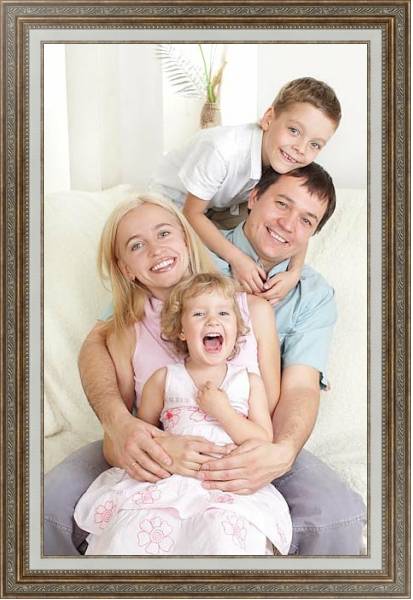 Постер Счастливая семья с типом исполнения На холсте в раме в багетной раме 595.M52.330