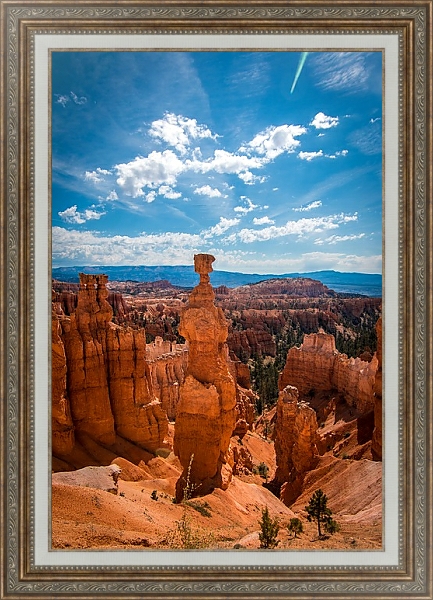 Постер Скала - молоток в каньоне с типом исполнения На холсте в раме в багетной раме 595.M52.330
