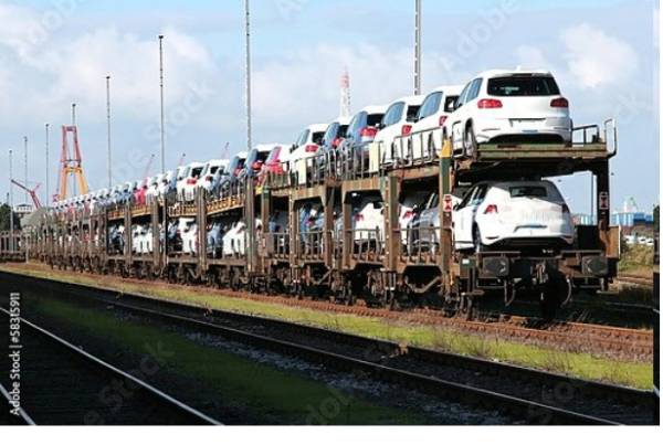 Постер Грузовой поезд, перевозящий автомобили с типом исполнения На холсте без рамы