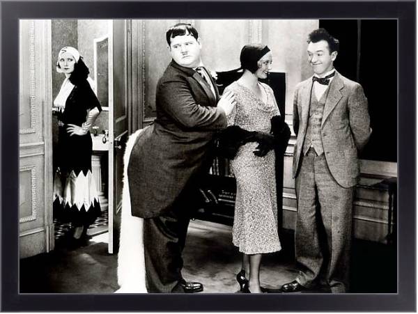 Постер Laurel & Hardy (Chickens Come Home) с типом исполнения На холсте в раме в багетной раме 221-01